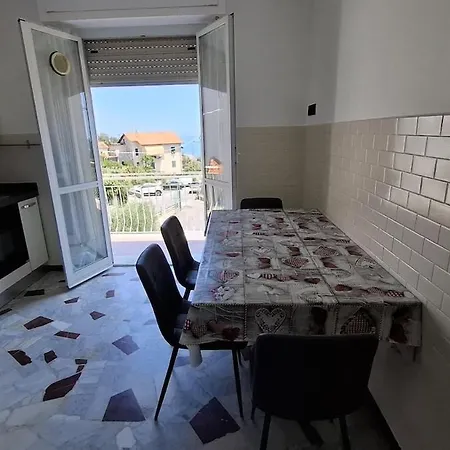 Vista Dai Pini Lägenhet Varazze