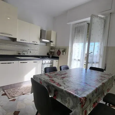 Vista Dai Pini * Varraze